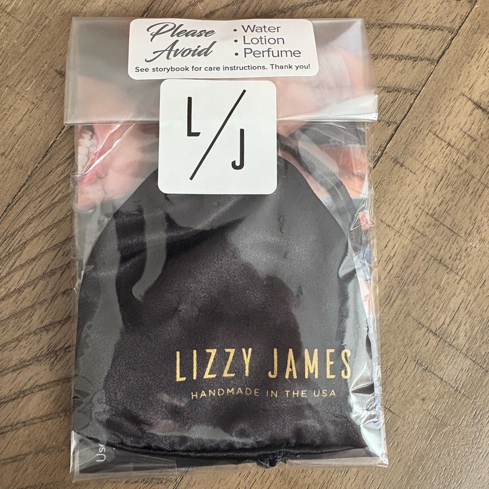 NWT Lizzy James bracelet with butterfly charm